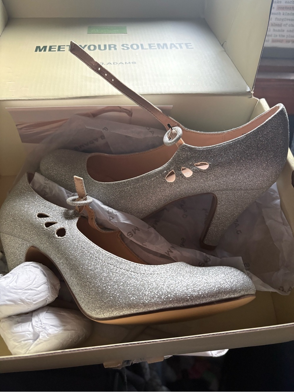 NIB J. Adams Pixie Silver Glitter Mary Jane Heels Size 7